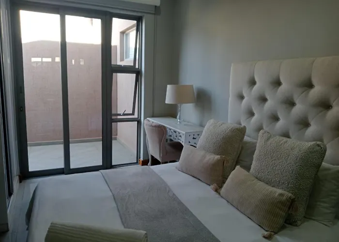 Stylish Modern 2 Bed Apartment In Shaka\'S Rock