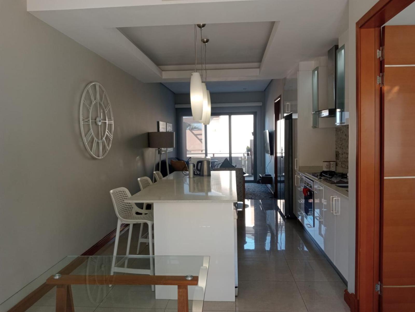 Stylish Modern 2 Bed In Shaka's Rock Apartment