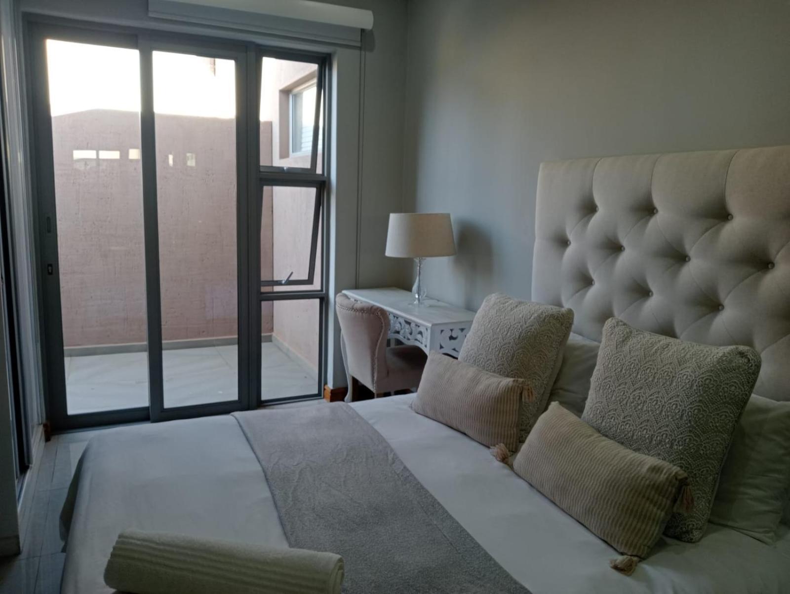 Stylish Modern 2 Bed In Shaka's Rock Apartment *
